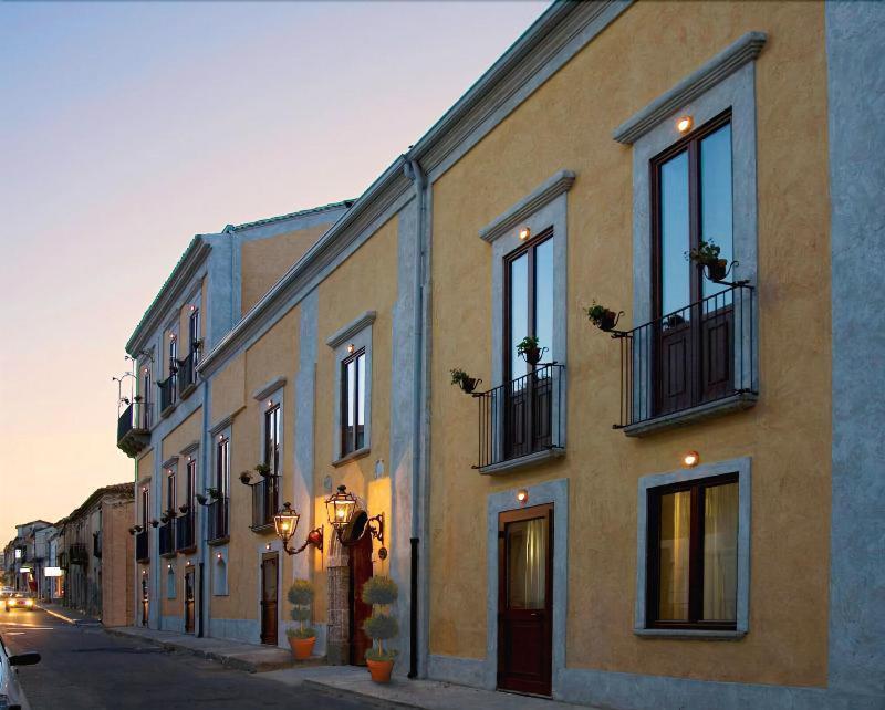 Hotel Palazzo Marzano Бриатико Экстерьер фото